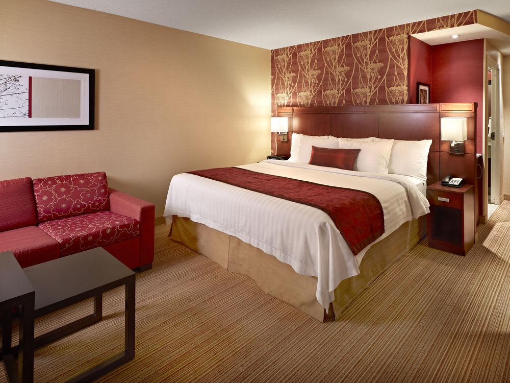 Courtyard By Marriott Edmonton West Hotel Bagian luar foto