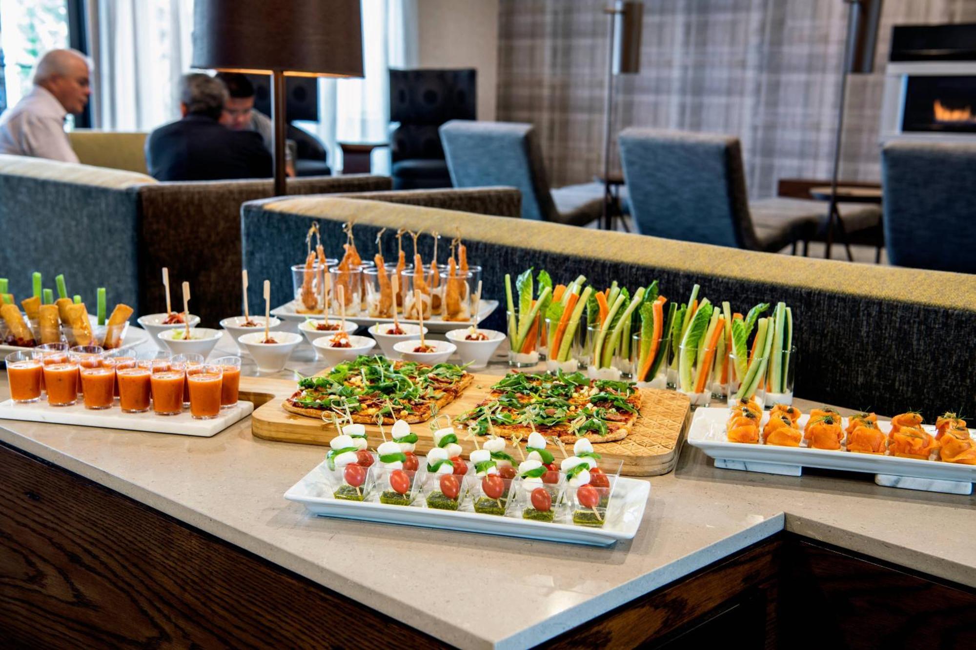 Courtyard By Marriott Edmonton West Hotel Bagian luar foto