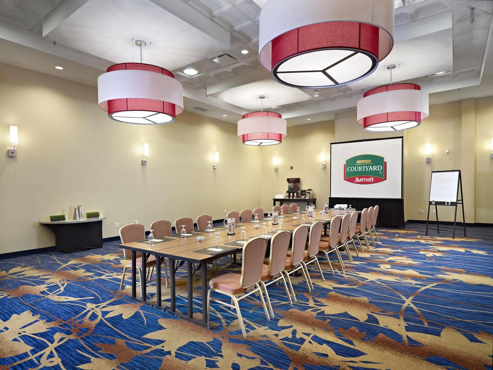 Courtyard By Marriott Edmonton West Hotel Bagian luar foto